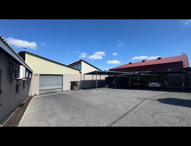 2,600M² WAREHOUSE FOR SALE IN WYNBERG